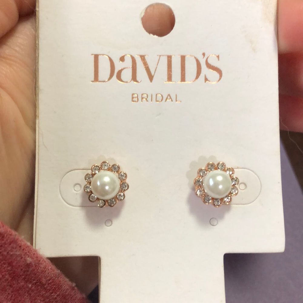 NWT David’s Bridal rose gold and pearl earrings